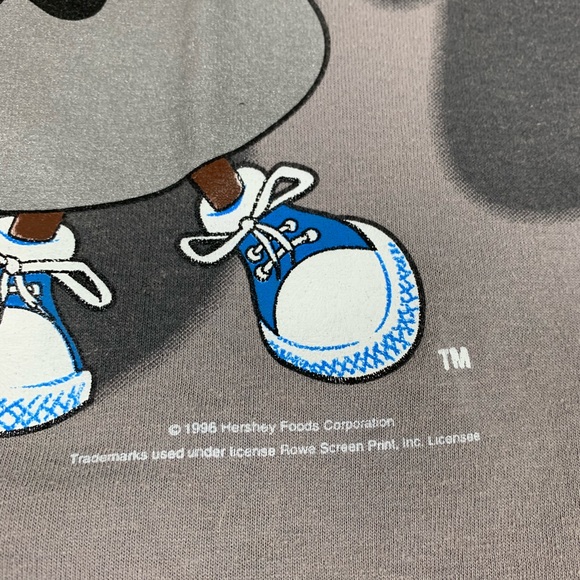 Vintage 1996 Hershey T-Shirt - Picture 3 of 4